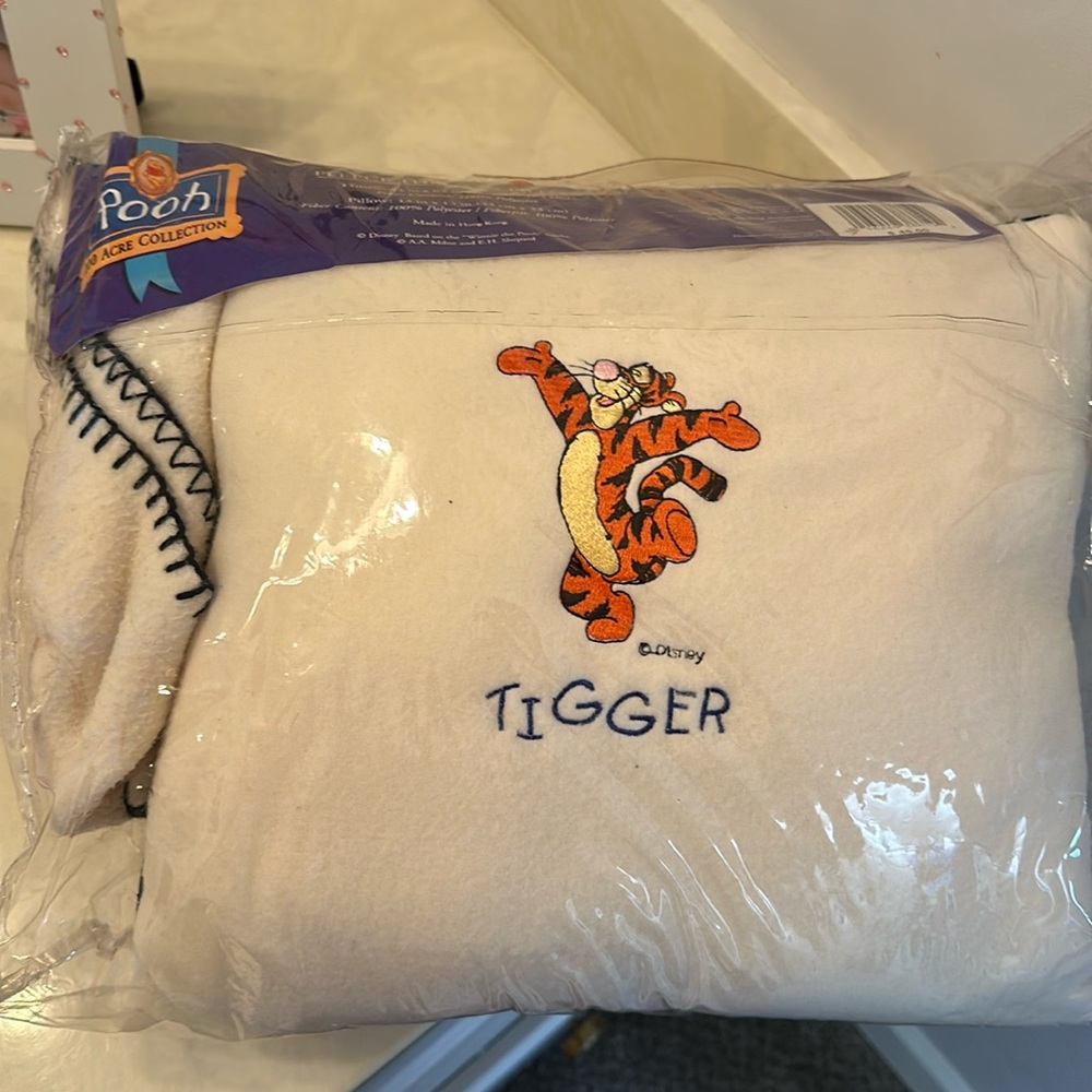 Disney Tigger fleece and pillow